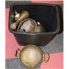 Image 1 : LOT OF BRASS PLANTERS AND ORNAMENTS