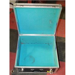 EMPTY CUSHIONED HARD CASE LOCKING