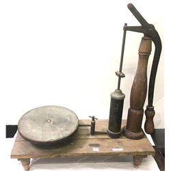 Central Scientific Vacuum Air Pump, c1909