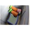 Image 2 : TOTE OF BASEBALL BASES AND HOCKEY PADS
