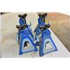 Image 1 : FOUR TWO TON FLOOR JACKS