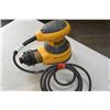 Image 2 : DEWALT PALM SANDER