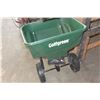 Image 2 : TRUE TEMPER CYCLONE SEED SPREADER AND GOLF GREEN SEED SPREADER