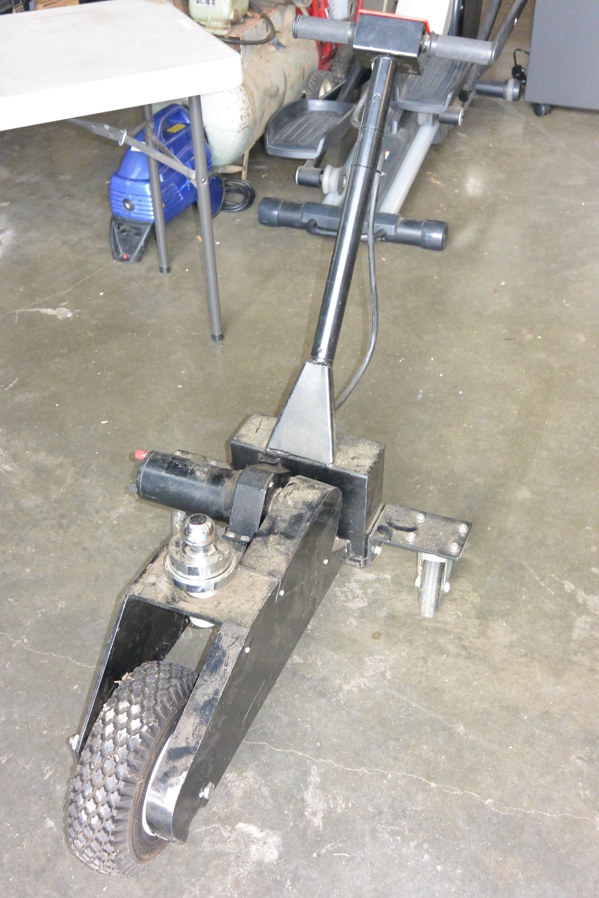 MOTORIZED TRAILER JACK DOLLY - Big Valley Auction