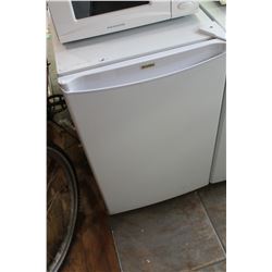 WHITE KENMORE BAR FRIDGE