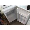 Image 2 : WHITE KENMORE BAR FRIDGE