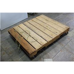 ROLLING PALLET ON CASTORS