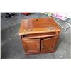 Image 1 : HOOKER FURNITURE SEVEN SEAS 32 INCH DESK WITH PULLOUT TRAY