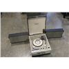 Image 2 : ADMIRAL STEREOPHONIC HIGH FIDELITY PORTABLE RECORD PLAYER