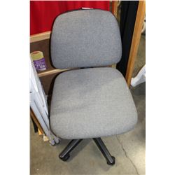 GREY ROLLING OFFICE CHAIR