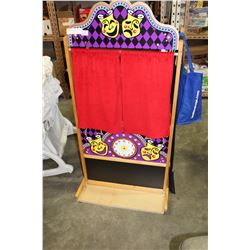 PUPPET THEATRE WITH PUPPETS