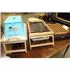 Image 1 : BOX OF SERVING TRAYS