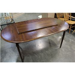 KROEHLER DINING TABLE WITH TWO LEAFS