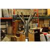 Image 2 : METAL COAT TREE