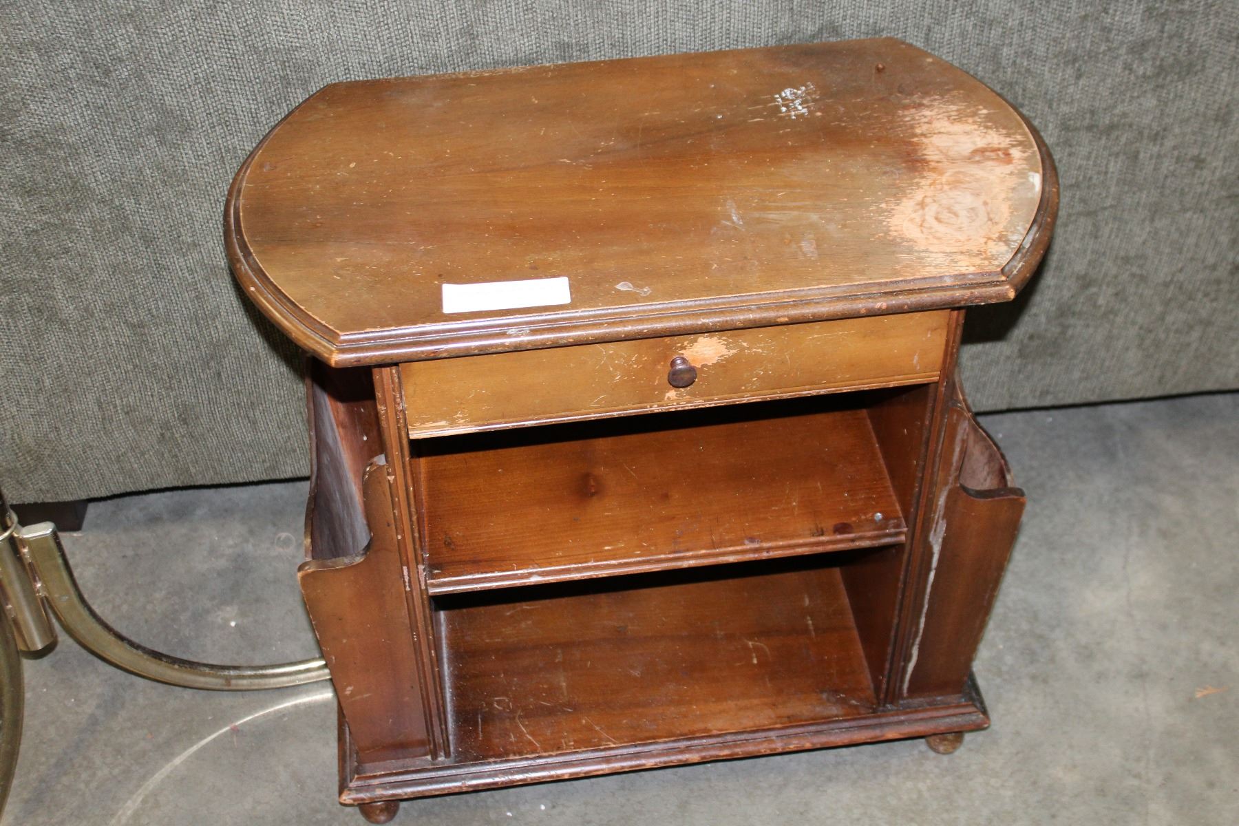 VINTAGE MAGAZINE RACK ENDTABLE