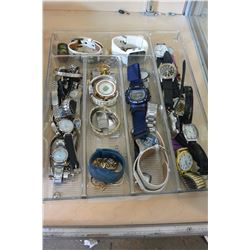 LARGE TRAY OF ASSORTED WATCHES