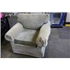 Image 1 : GREEN UPOLSTERED ROLLED ARM CHAIR