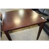 Image 1 : MODERN DINING TABLE
