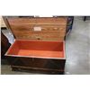 Image 2 : HONDERICH FURNITURE CEDAR CHEST