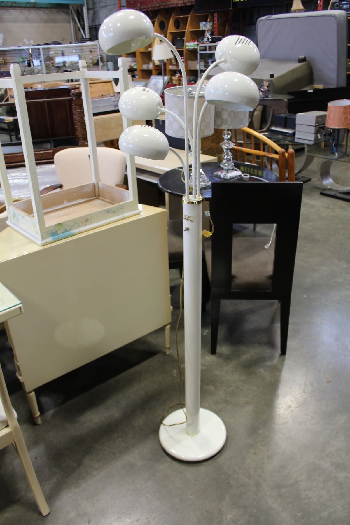 WHITE FIVE HEAD FLOOR LAMP