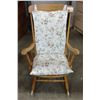 Image 2 : VINTAGE MAPLE ROCKER