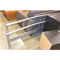 QUEENSIZE METAL BEDFRAME