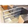 Image 1 : QUEENSIZE METAL BEDFRAME