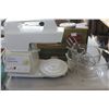 Image 2 : OSTER KITCHEN CENTER AND ACCESSORIES