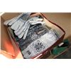 Image 2 : TRAY OF NEW WINTER GLOVES