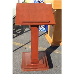 WOOD PODIUM