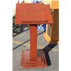 Image 1 : WOOD PODIUM