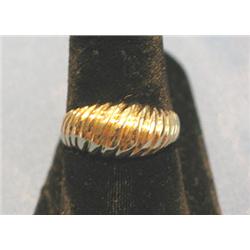 14KT GOLD RING (SIZE 9-3/4)