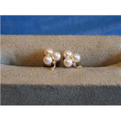 PAIR OF EARRINGS W/SMALL DIAMONDS