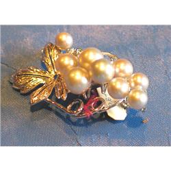 PIN W/PEARLS