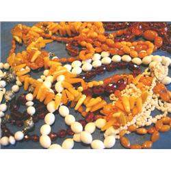 LOT, MISCELLANEOUS BEADS