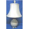 Image 1 : 23-1/2" "LEAF" PATTERN WHITE GLASS TABLE LAMP