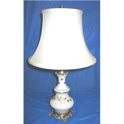 20" WHITE GLASS TABLE LAMP