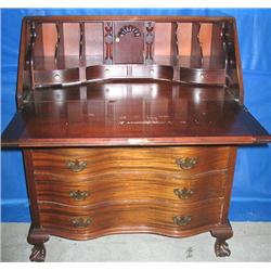 41-1/2"HX33-1/2"W SERPENTINE MAHOGANY DESK W/