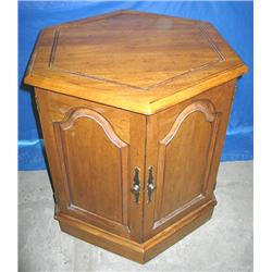 2', 2-DOOR PENTAGON END TABLE (W/ANTIQUE WALN