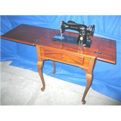SINGER SEWING MACHINE W/SEWING CABINET *WE WI