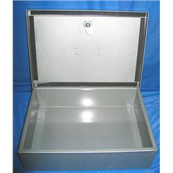 METAL LOCK BOX W/KEY