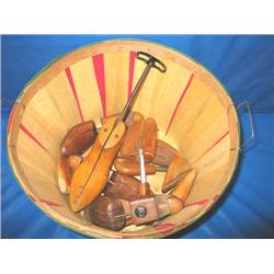 LOT, WOOD SHOE INSERTS (9) W/BASKET
