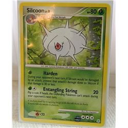 POKEMON COLLECTOR CARD IN PROTECTIVE SLEEVE - SILCOON LV.8 - 63/130