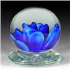 Image 1 : 234: Miniature Blue Crimp Rose Paperweight