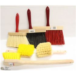 LOT OF 6 ASSORTED BRUSHES