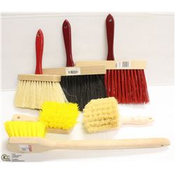 LOT OF 6 ASSORTED BRUSHES