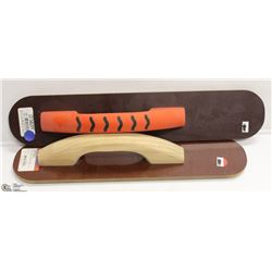 PAIR OF KRAFT WOOD HAND FLOATS