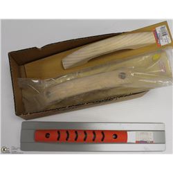 LOT OF 3 ASSORTED FLOATS