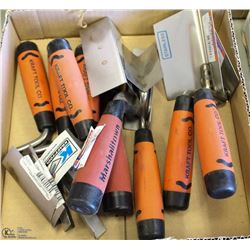 LOT OF 9 INSIDE/OUTSIDE CORNER TROWELS ON CHOICE