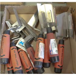 LOT OF 9 INSIDE/OUTSIDE CORNER TROWELS ON CHOICE